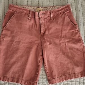 Levi’s tas twills shorts Pomelo pink Size 10.